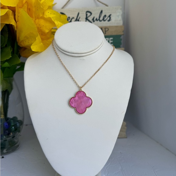 PINK FLOWER NECKLACE - Picture 6 of 6